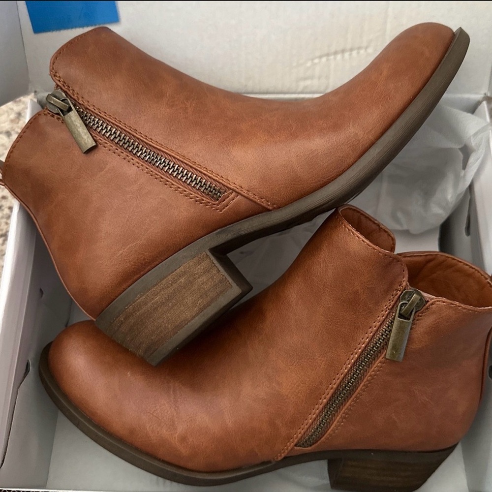Dream Pairs Tan Ankle Booties